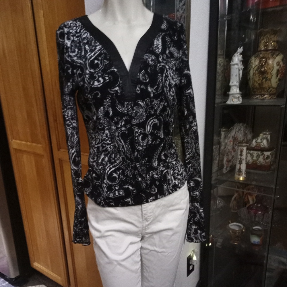 Size 6 White  Levi's Capris